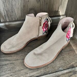 Kate Spade Tan Embroidered Booties size 7